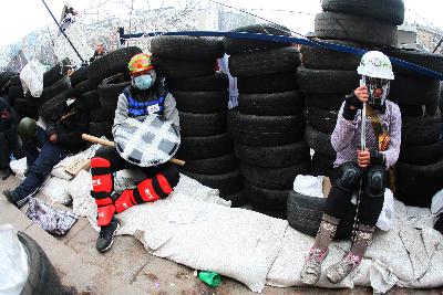 Nghị sĩ Nga, Ukraine gặp nhau lần đầu ảnh 1